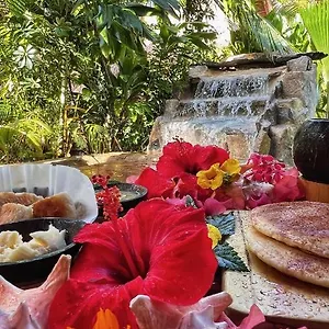 Tropical Bio-hotel Couette-café